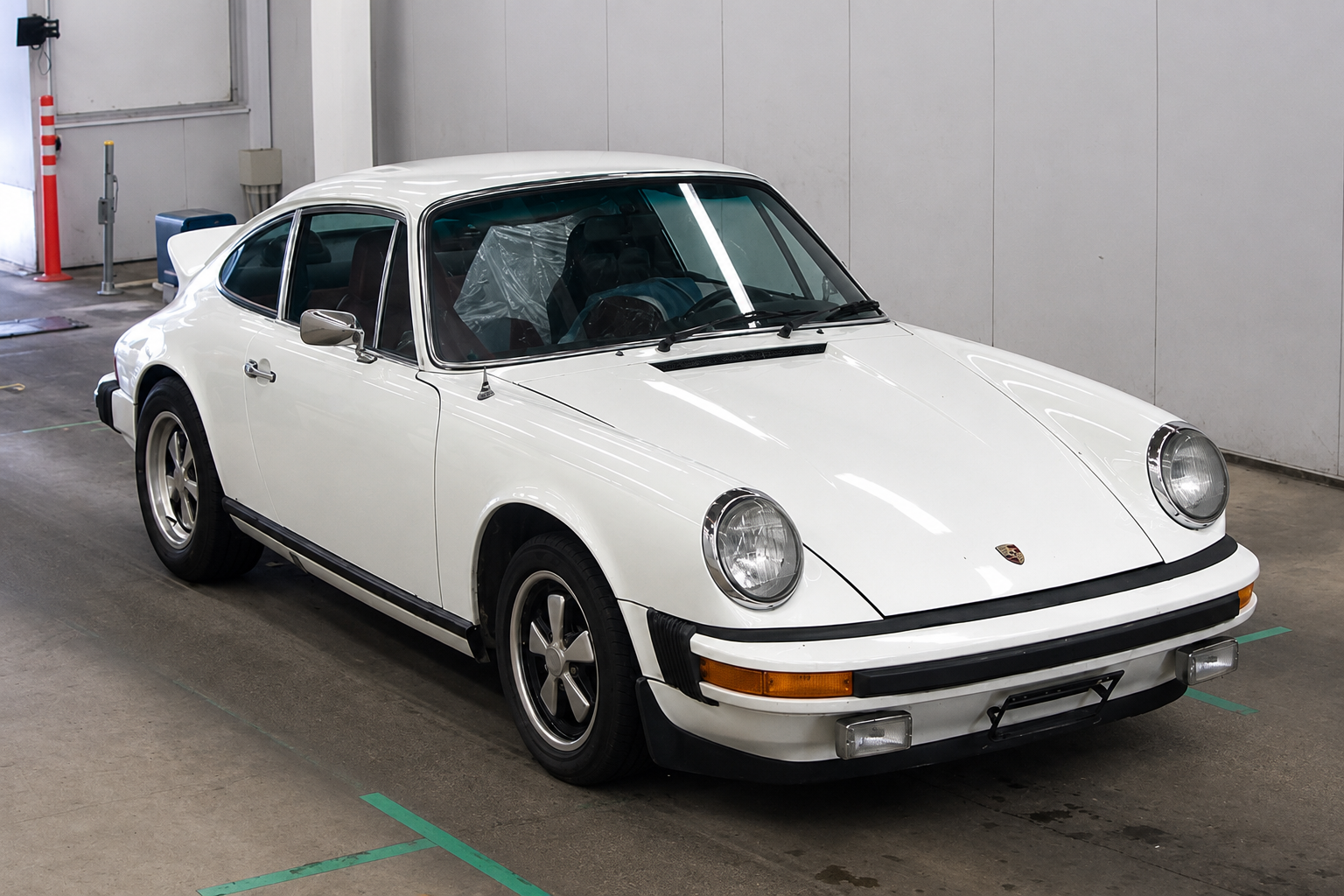 1974 Porsche Sitting in a Tokyo Auction